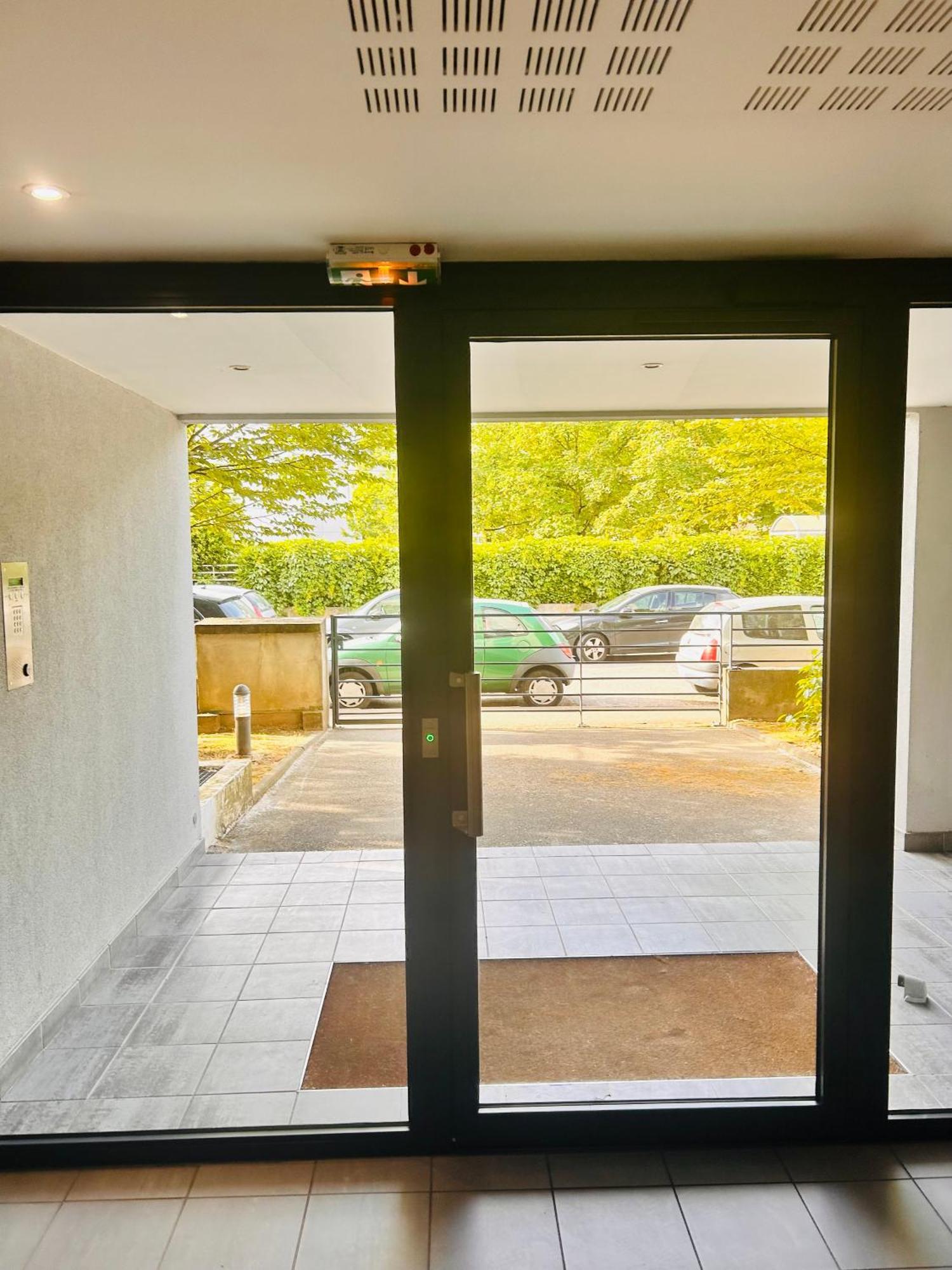 Chambre Prive Classe Villeurbanne Ngoại thất bức ảnh